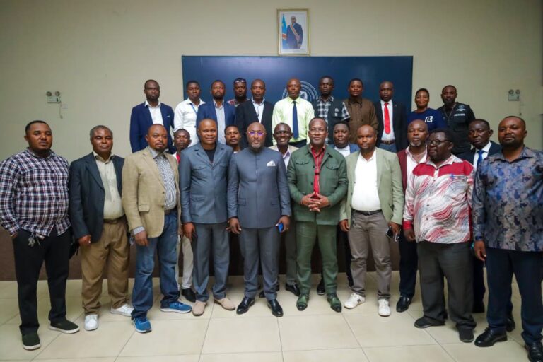 ‎Kinshasa/Transports : le gouvernement provincial lance l’identification des motocyclistes