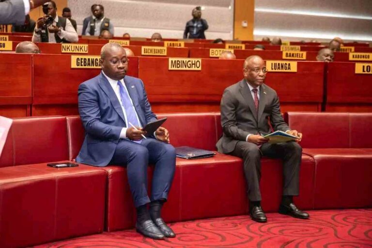 ‎Redavabilité au sénat : Doudou Fwamba et Guillaume Ngefa accompagnés par Guy Loando Mboyo