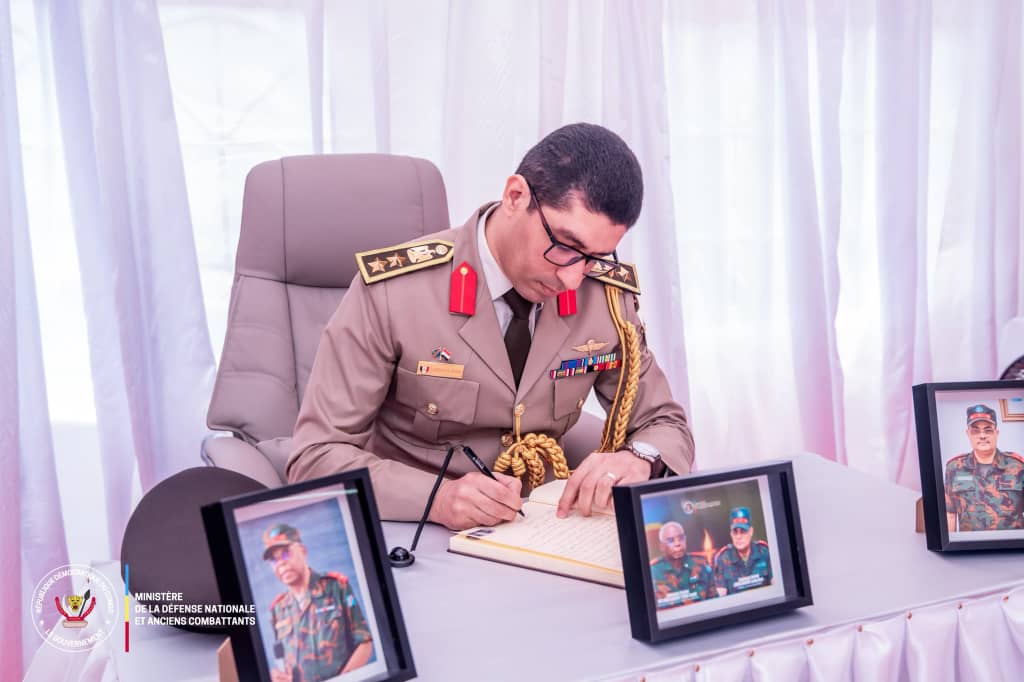 Crash de Kenge : Les attachés militaires zambien et égyptien rendent hommage aux officiers généraux et sous-officiers des FARDC décédés