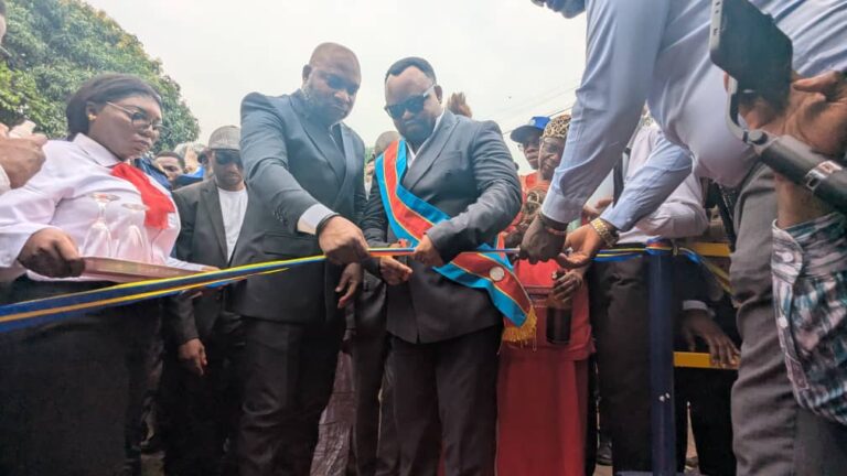 Selembao : Michel Tshimbayi offre un bâtiment moderne au quartier Ngobila, désormais rebaptisé en son honneur